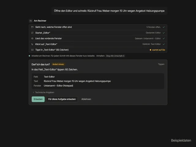 Gespräch mit dem Agenten „Am Rechner“ in dunkler Darstellung: vier erledigte Schritte und eine Freigabekarte, bevor ein Rückruf-Vermerk in den Editor getippt wird.